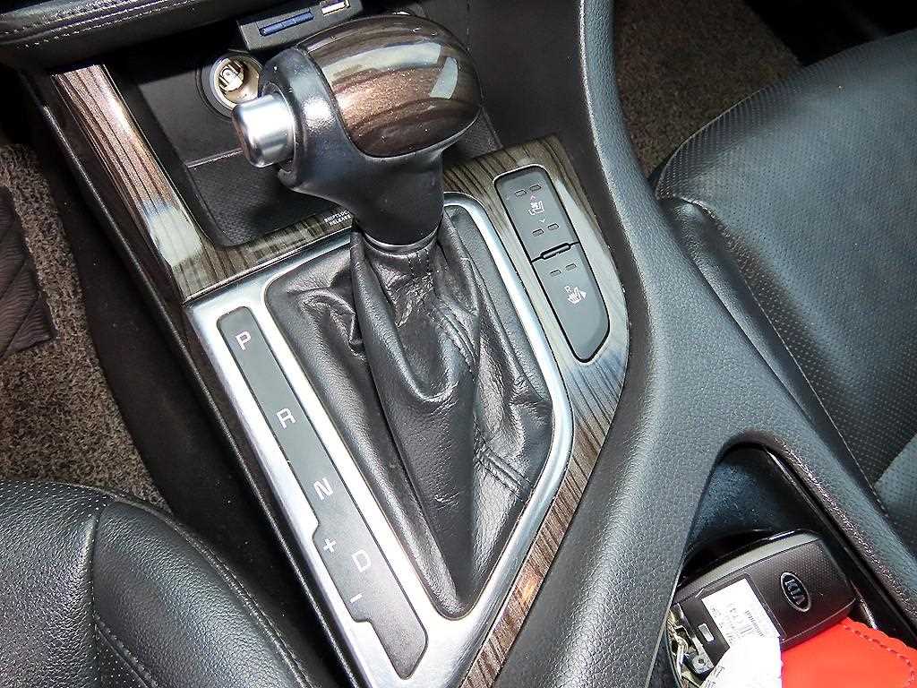 Kia K5 — photo 10
