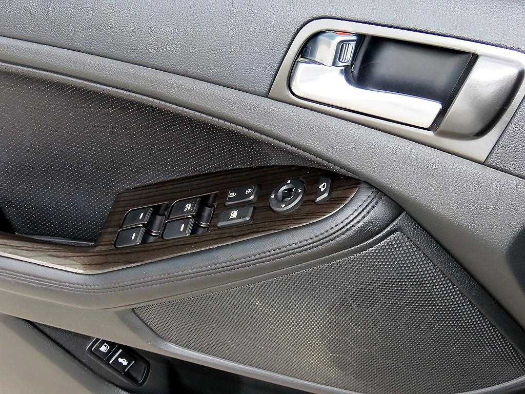 Kia K5 — photo 11
