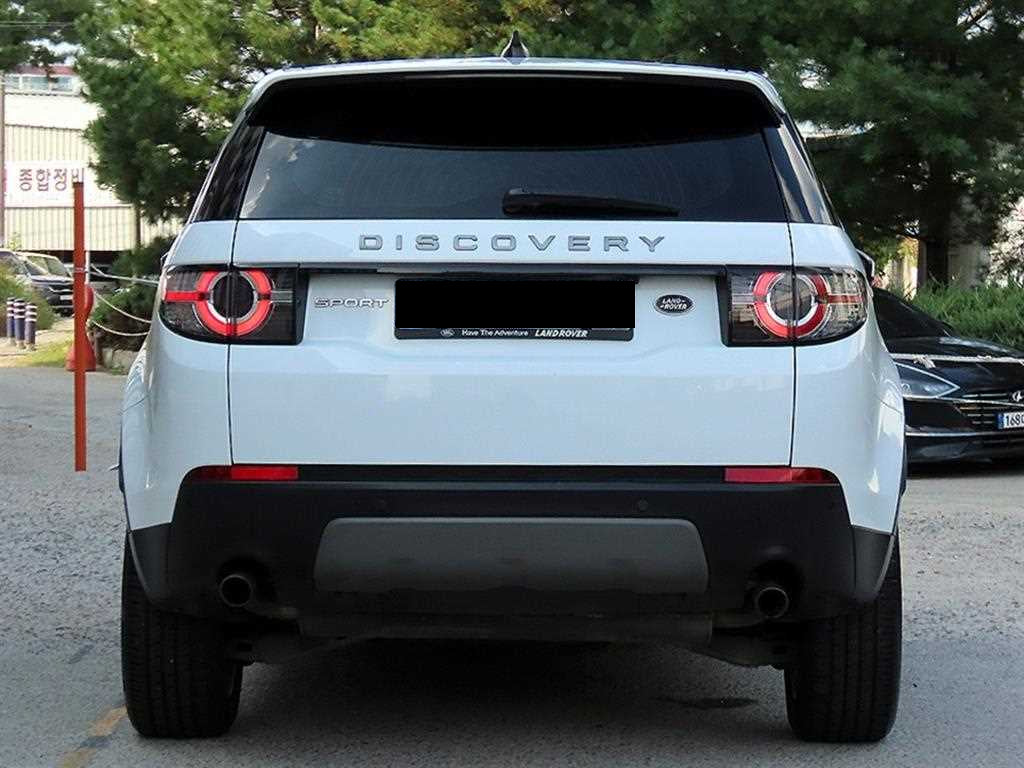 Land Rover Discovery Sport — photo 04