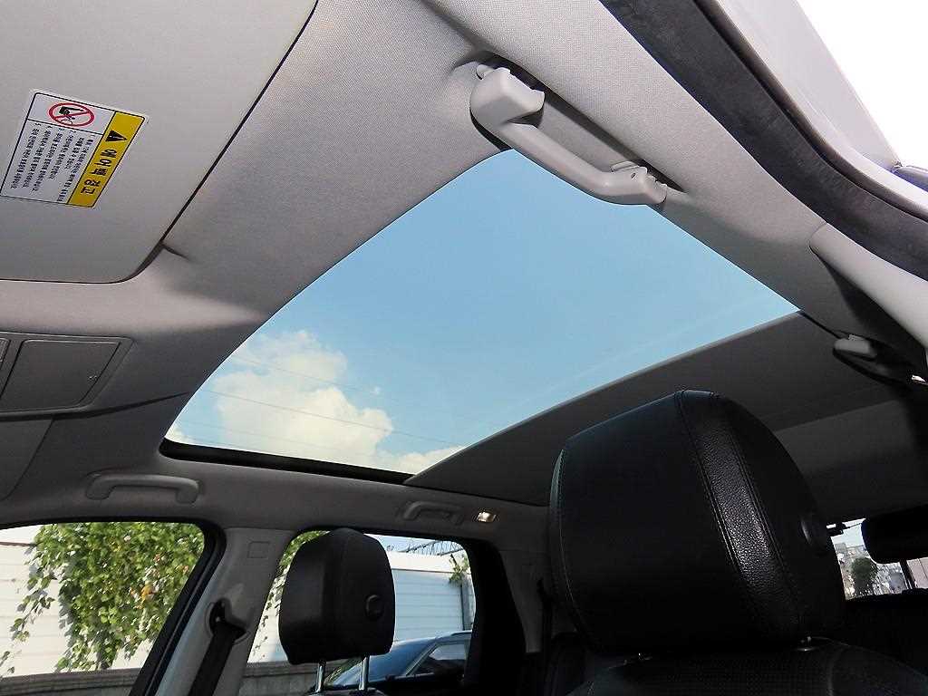Land Rover Discovery Sport — photo 17
