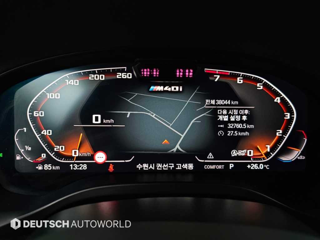 BMW X4 — photo 08