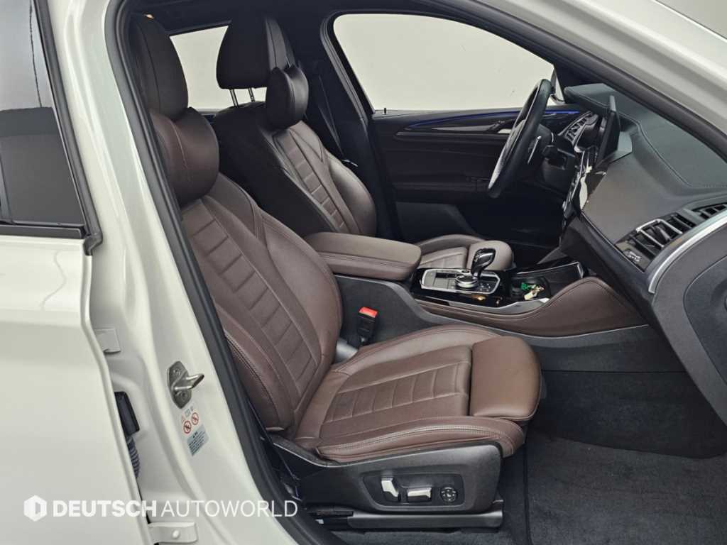 BMW X4 — photo 10