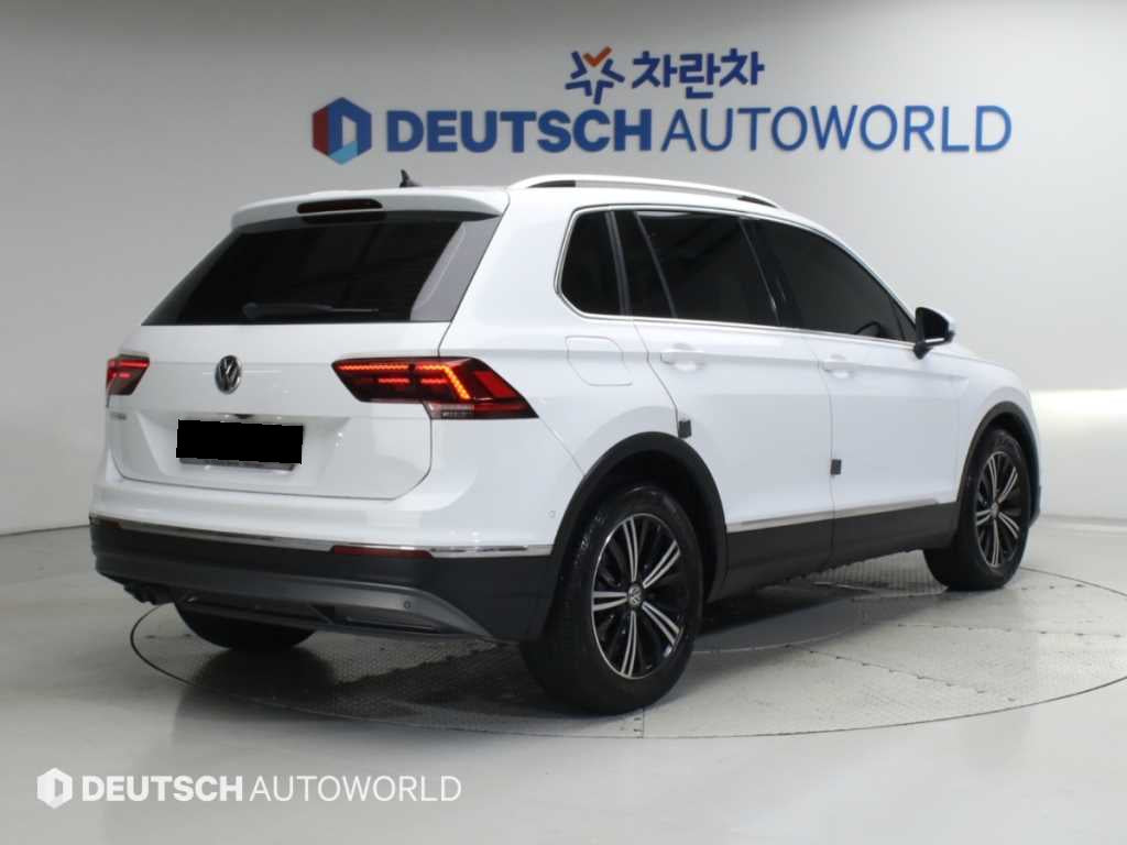 Volkswagen Tiguan — photo 02