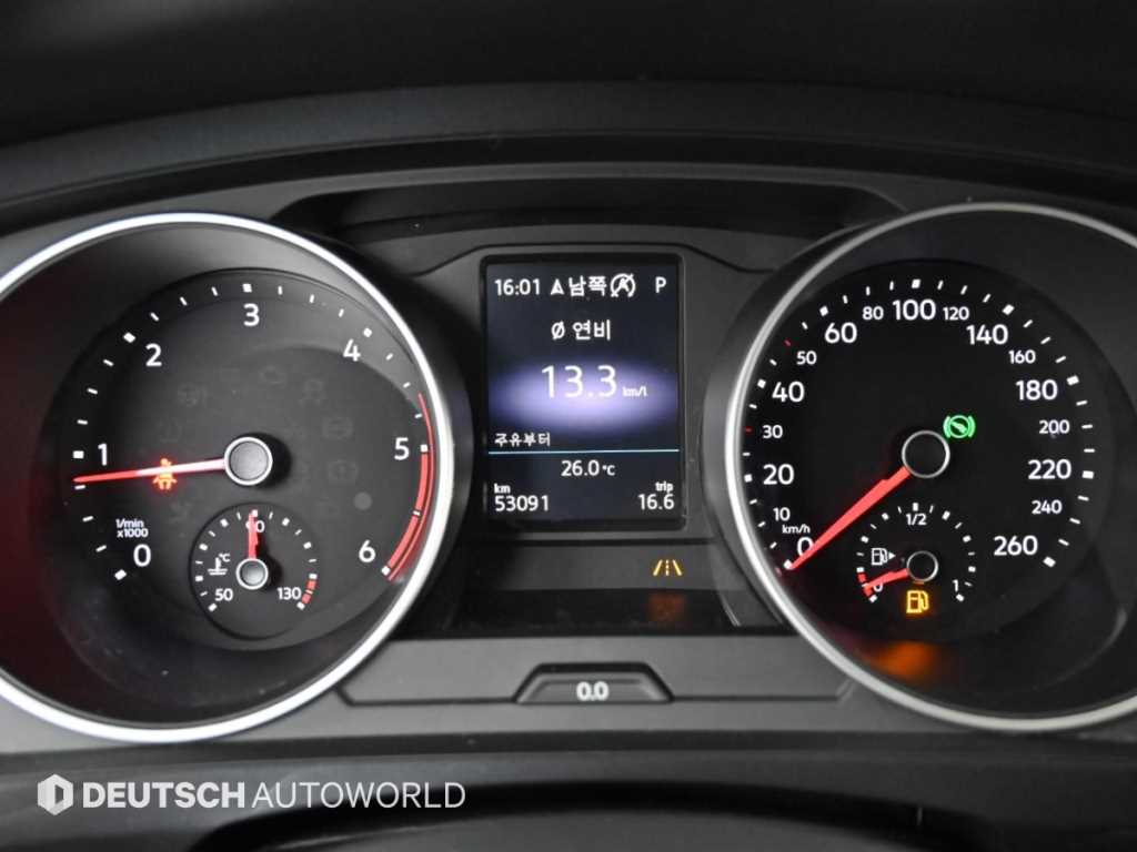Volkswagen Tiguan — photo 08