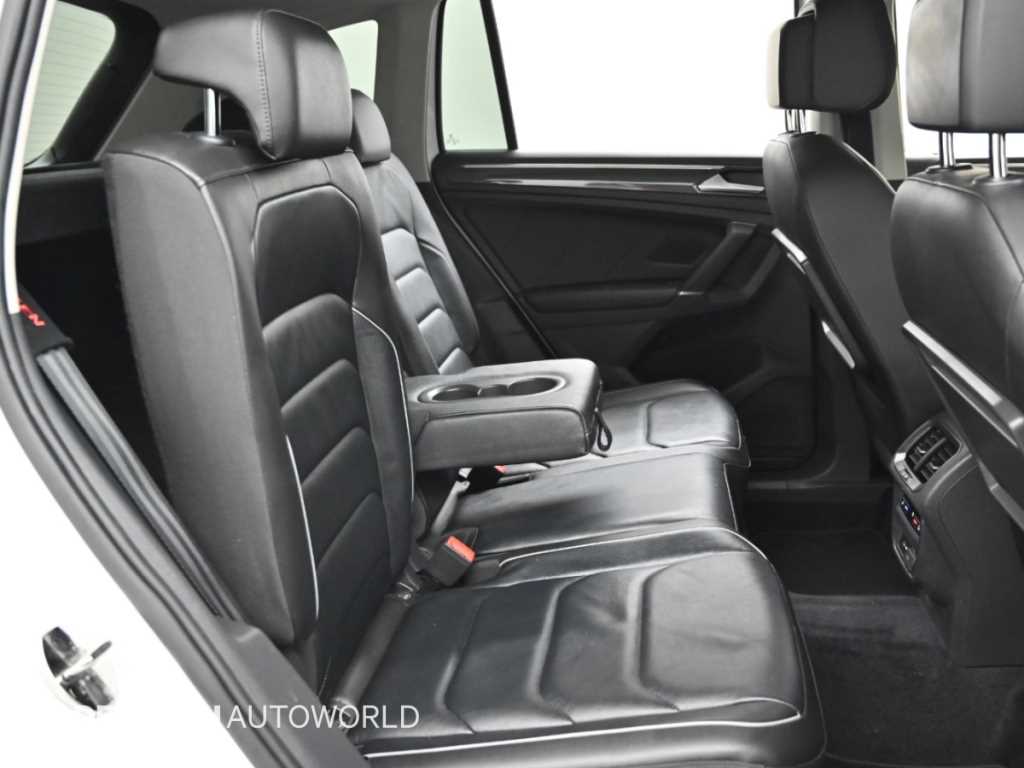 Volkswagen Tiguan — photo 12