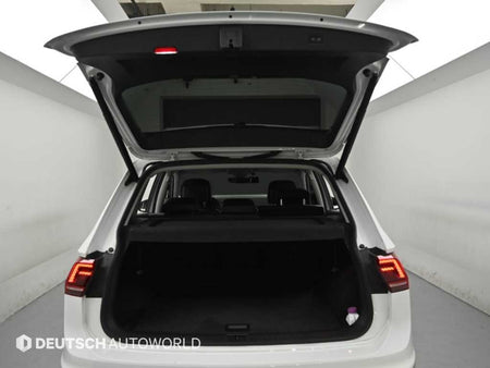 Volkswagen Tiguan — photo 19