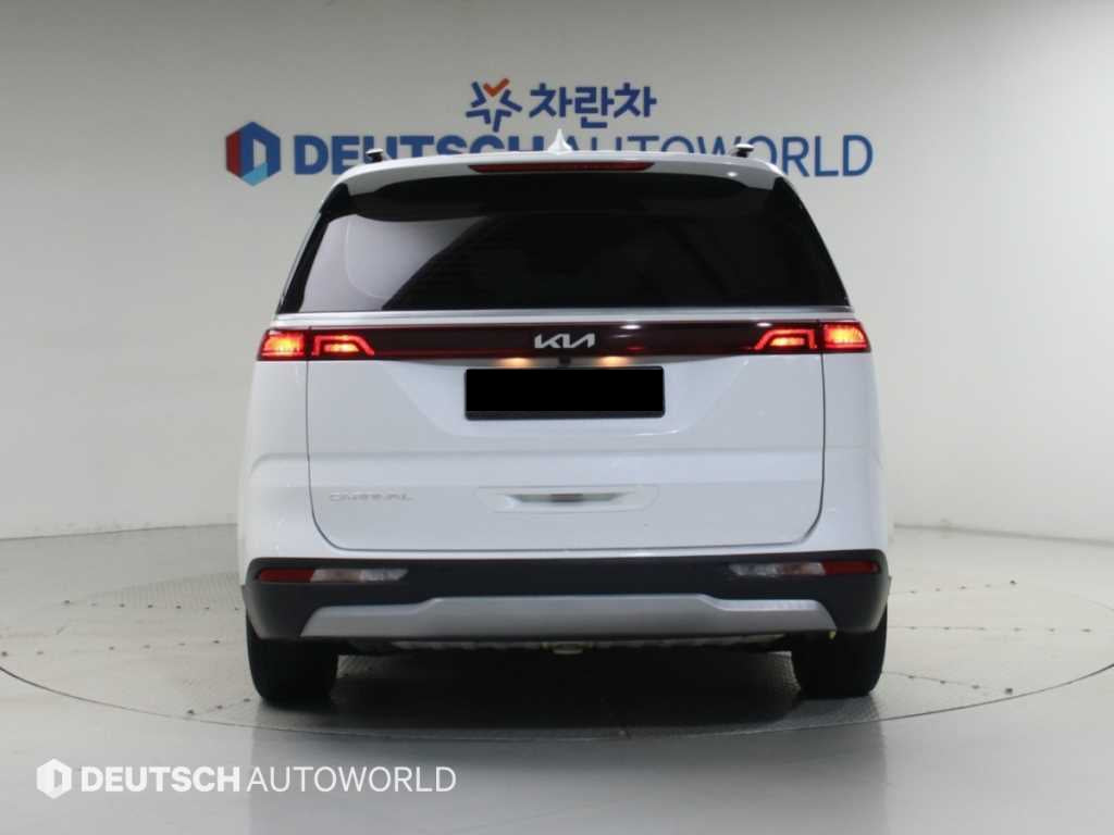 Kia Carnival — photo 04