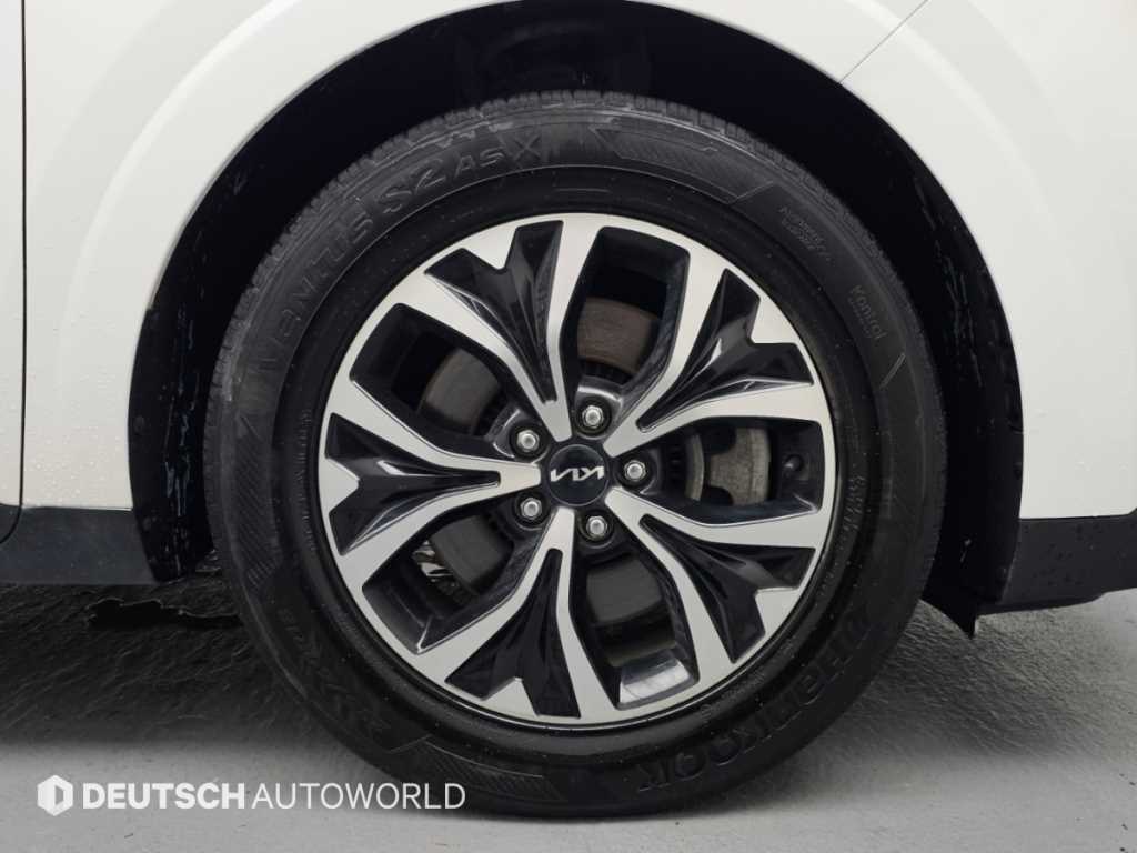Kia Carnival — photo 05
