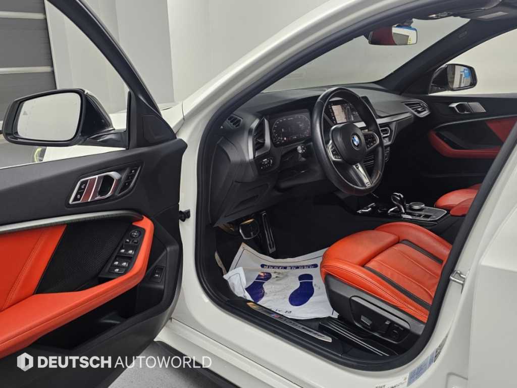 BMW 1-Series — photo 11