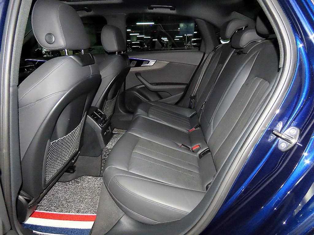 Audi A4 — photo 07