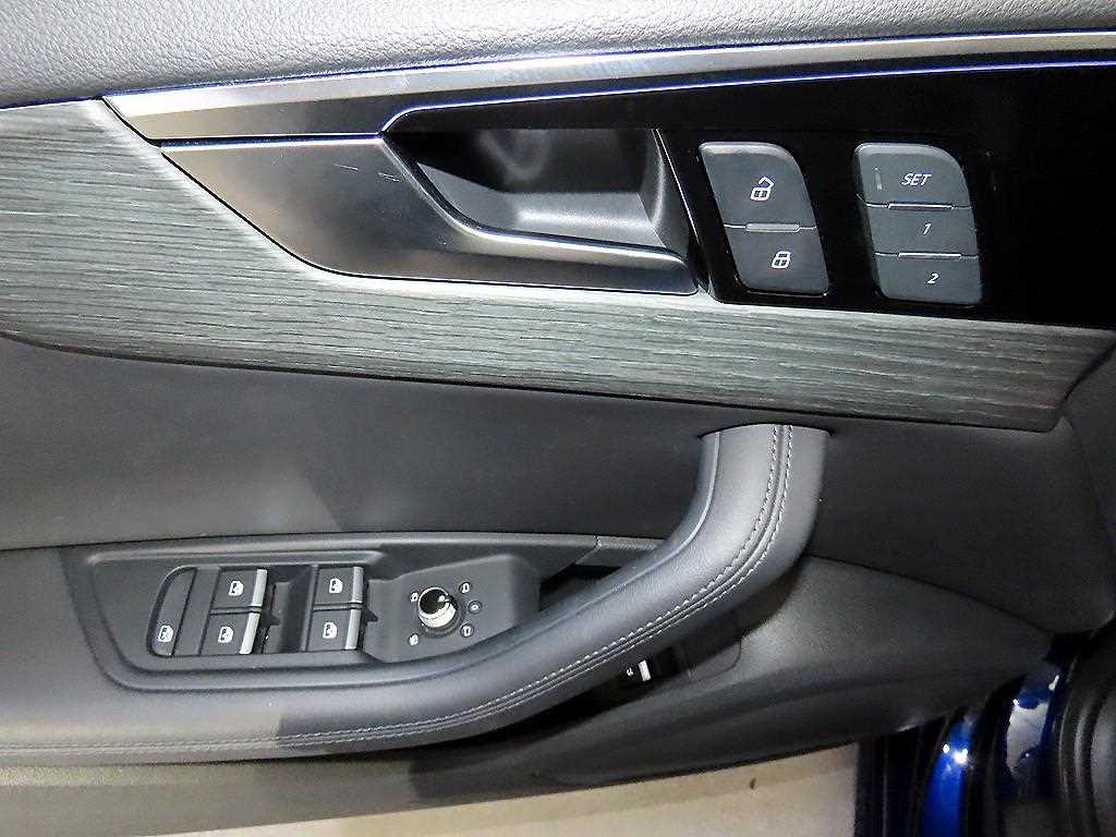Audi A4 — photo 13
