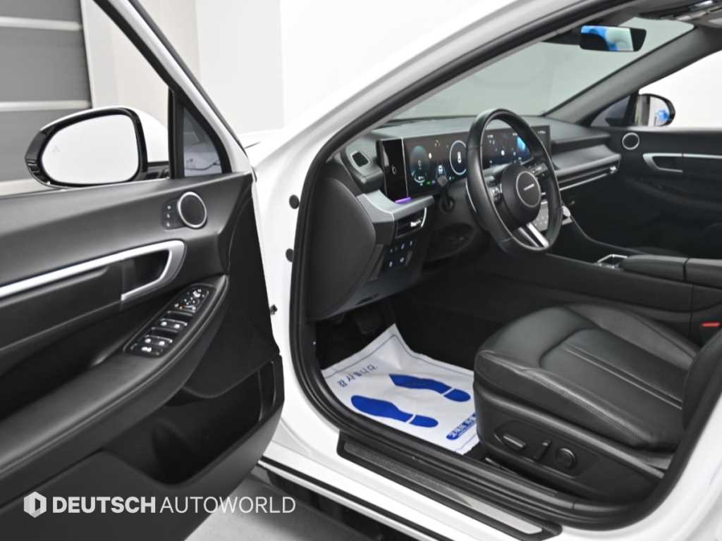 Hyundai Sonata — photo 11