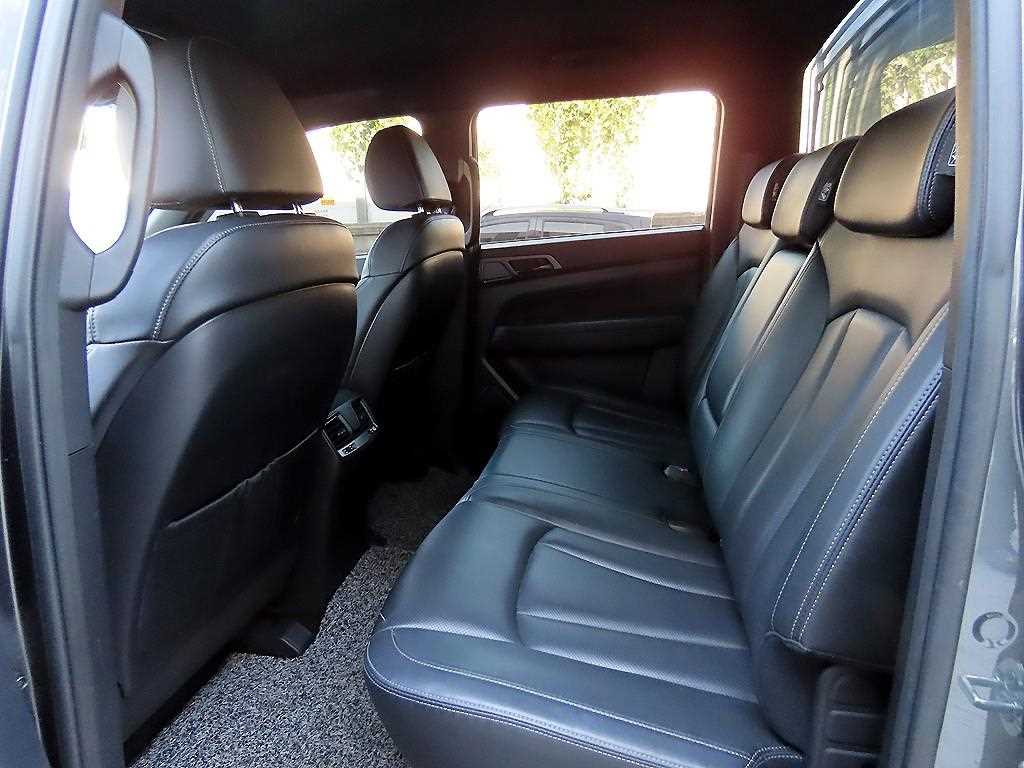 KGM Rexton — photo 06