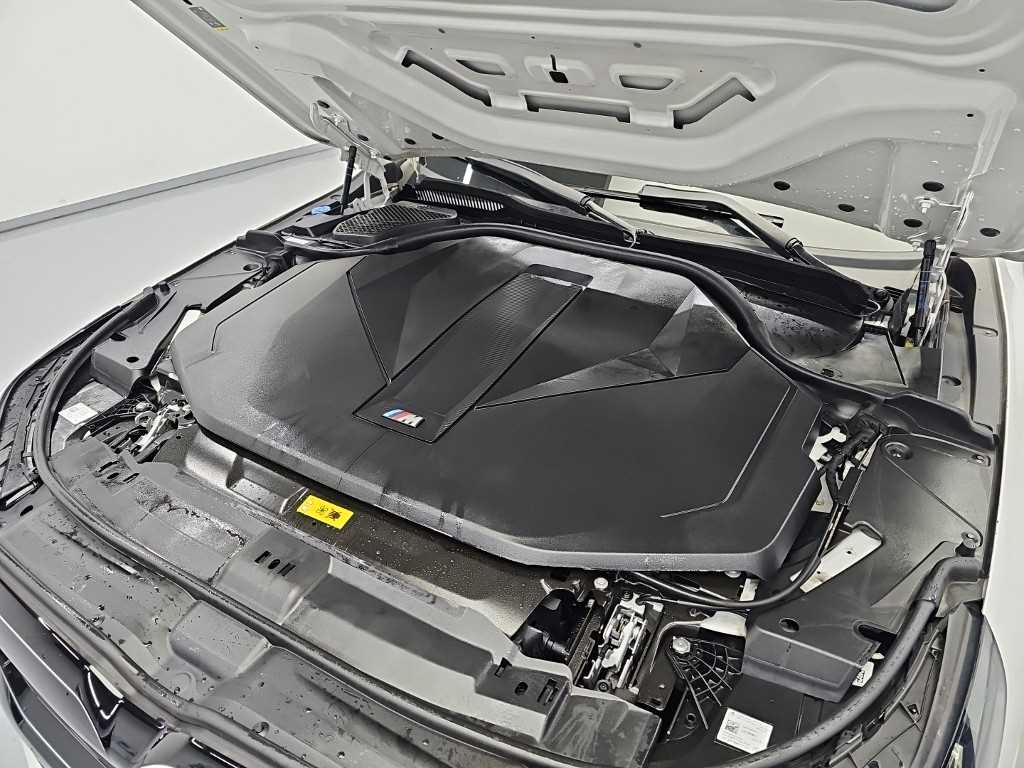 BMW i5 — photo 05