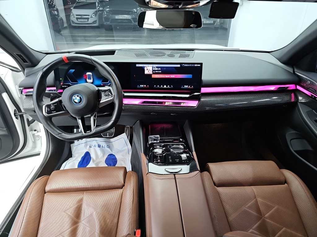 BMW i5 — photo 07