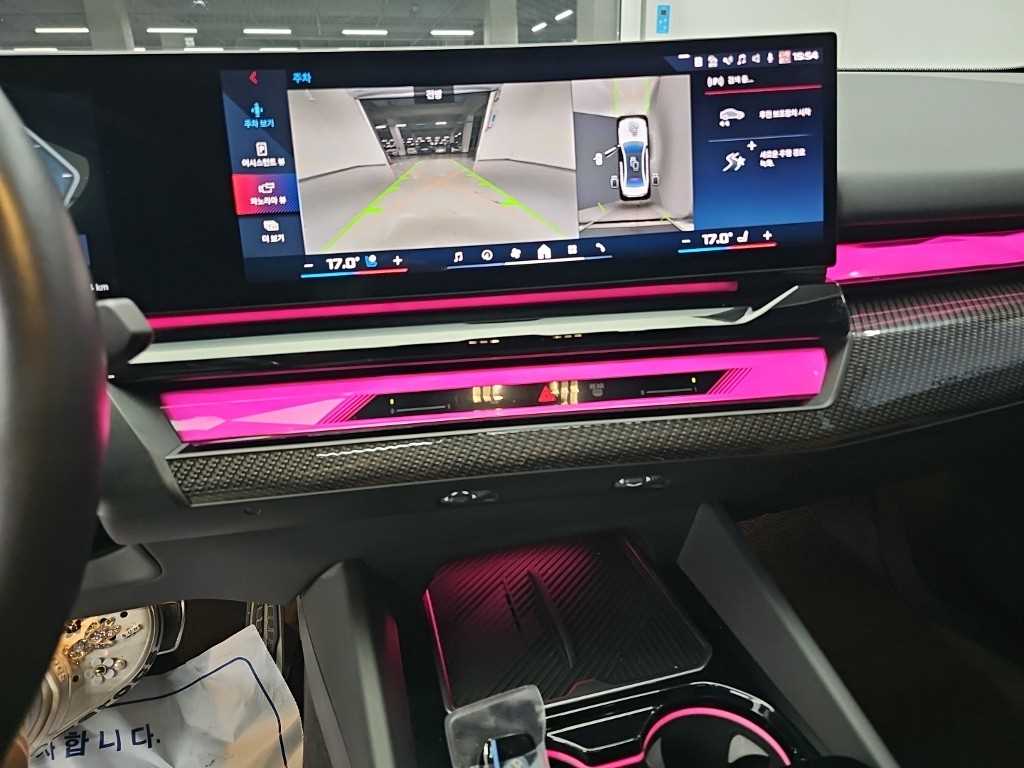 BMW i5 — photo 10