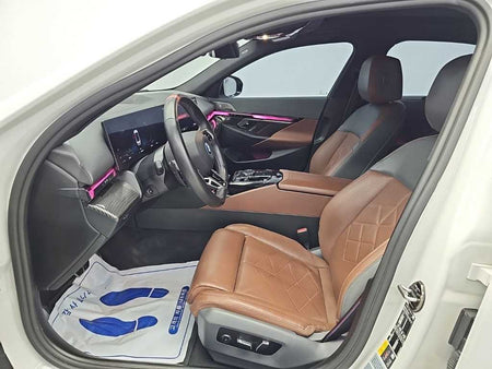 BMW i5 — photo 11