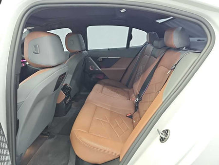 BMW i5 — photo 12