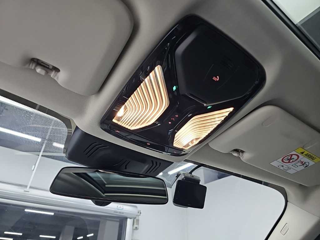 BMW X5 — photo 17
