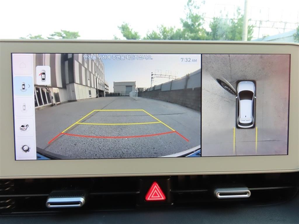 Hyundai Ioniq5 — photo 14