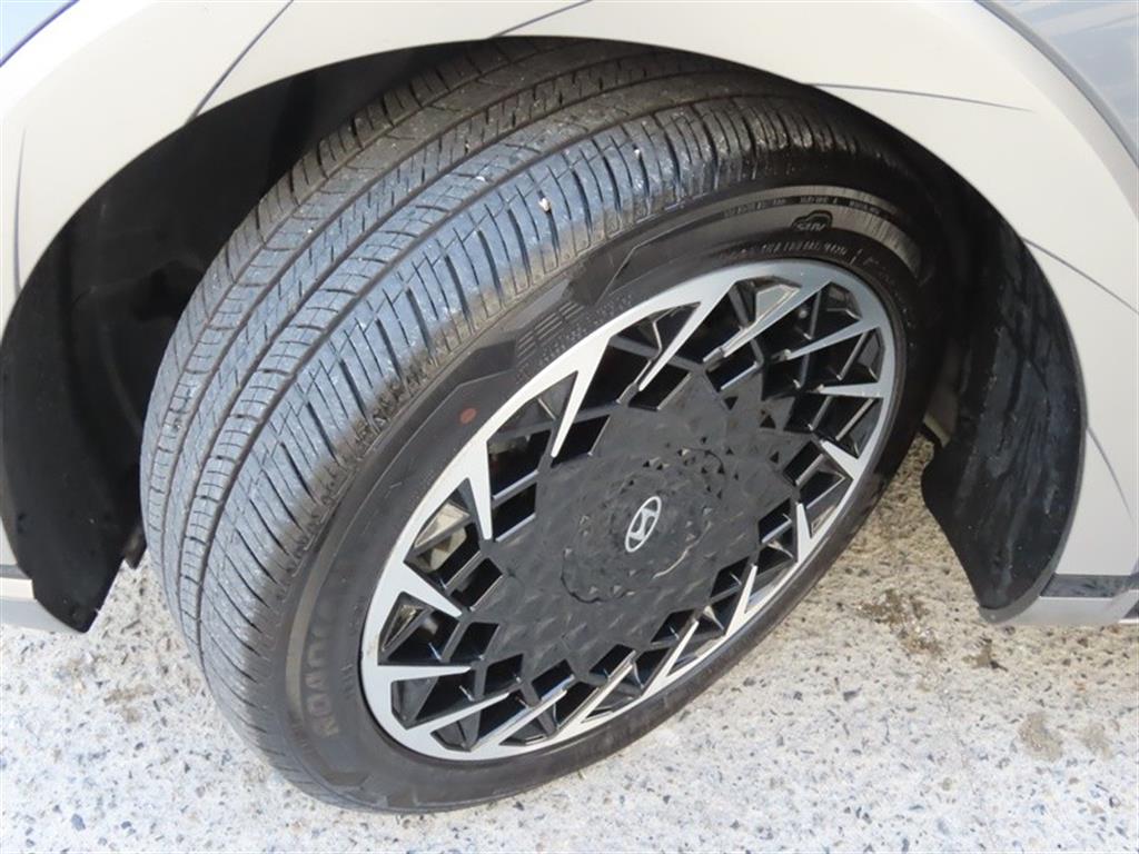 Hyundai Ioniq5 — photo 19