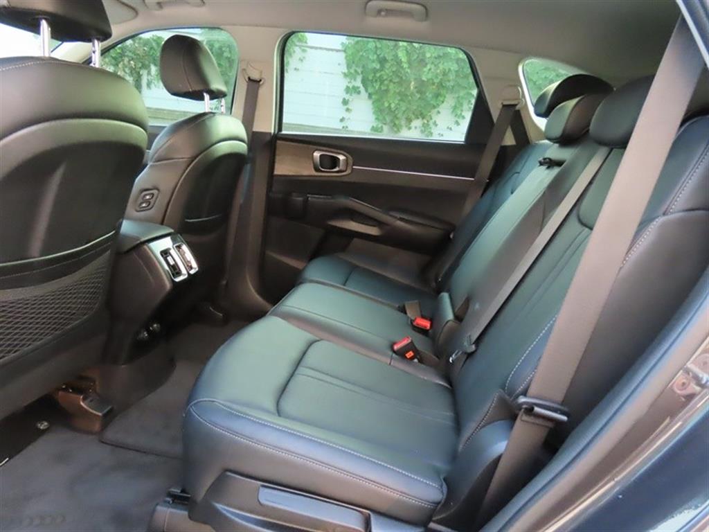 Kia Sorento — photo 08