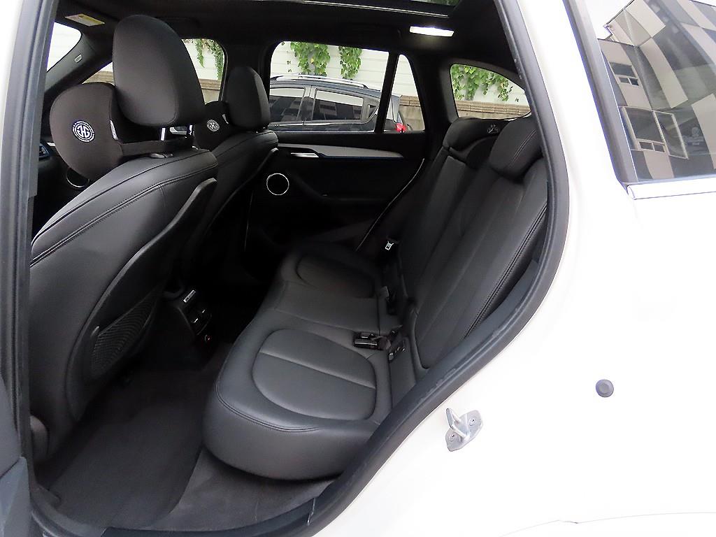 BMW X1 — photo 06