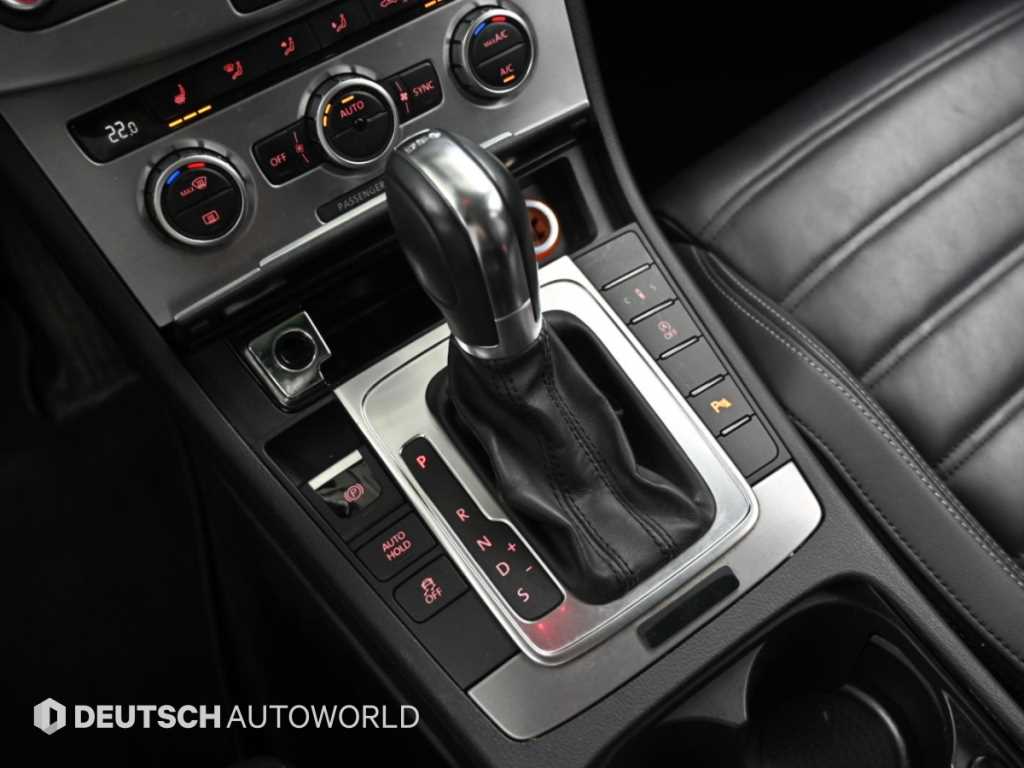 Volkswagen CC — photo 09