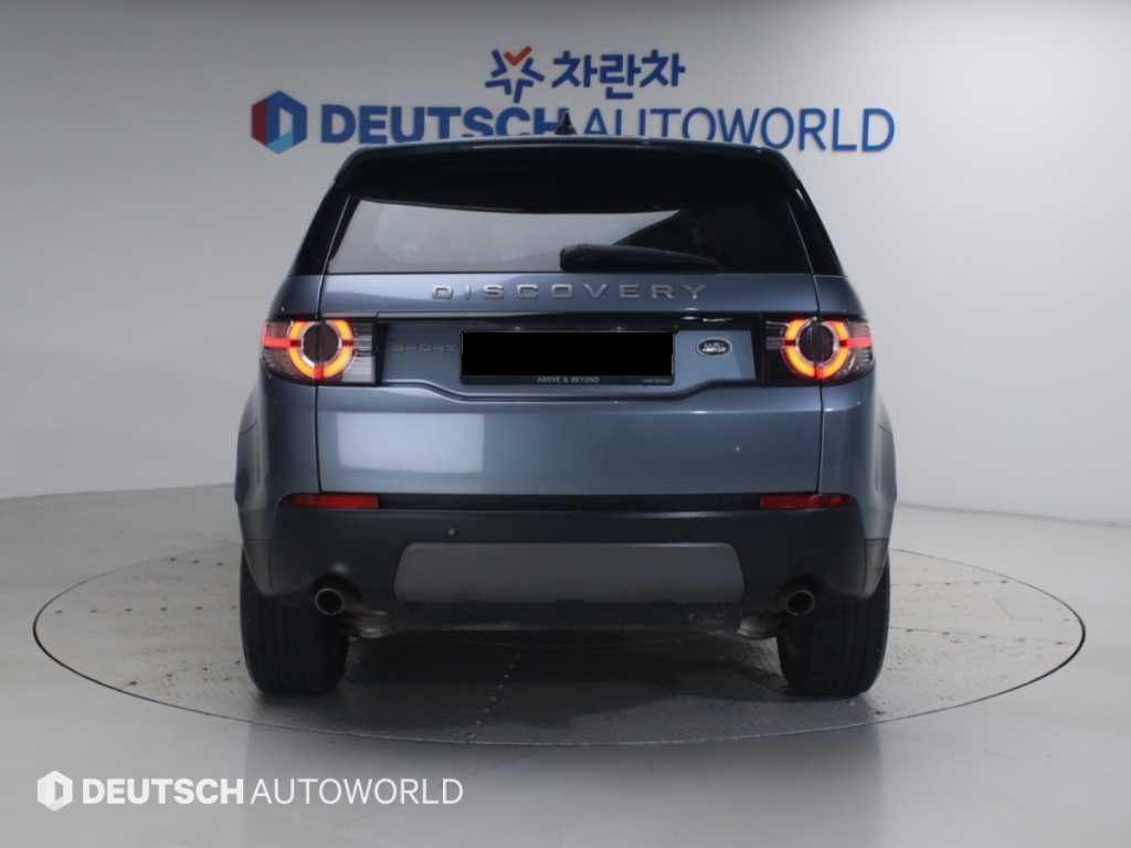 Land Rover Discovery Sport — photo 04