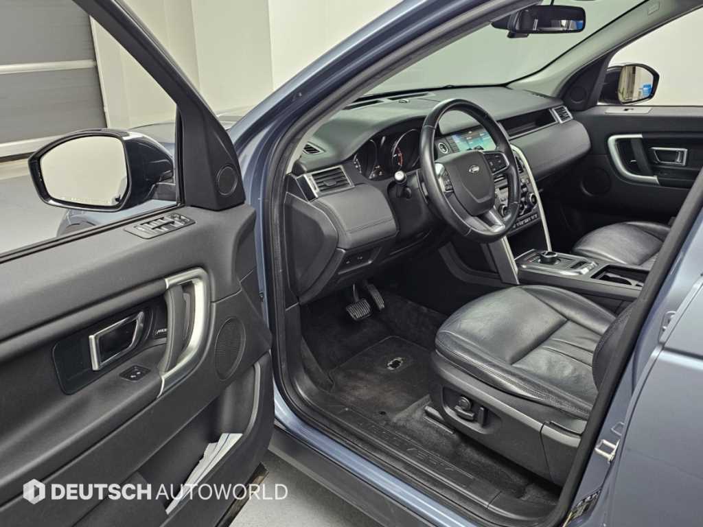 Land Rover Discovery Sport — photo 11