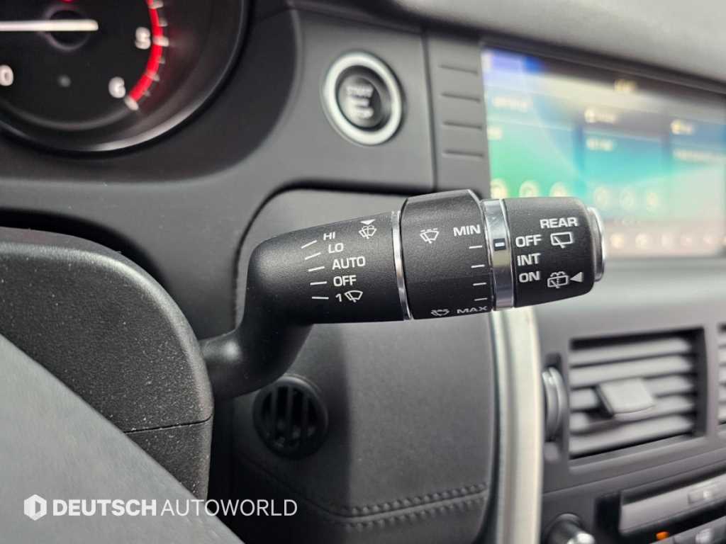 Land Rover Discovery Sport — photo 16