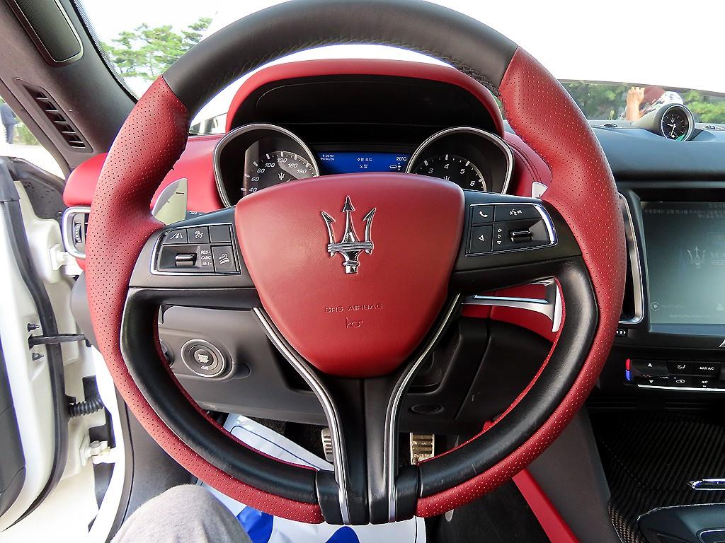 Maserati Levante — photo 08