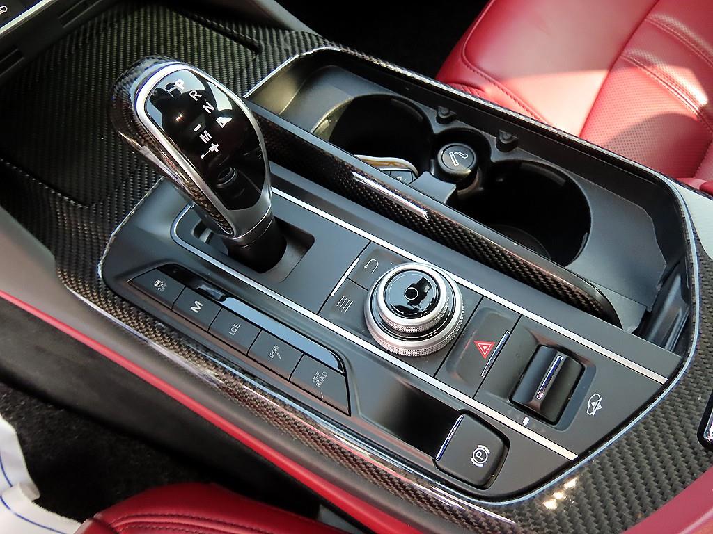 Maserati Levante — photo 10