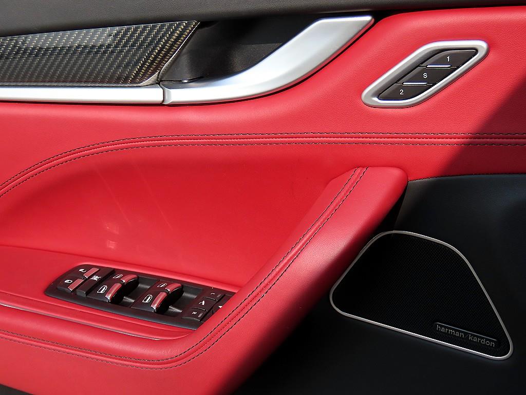 Maserati Levante — photo 11