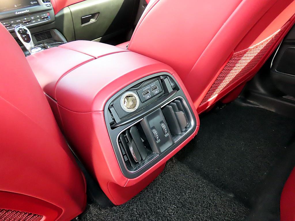 Maserati Levante — photo 16