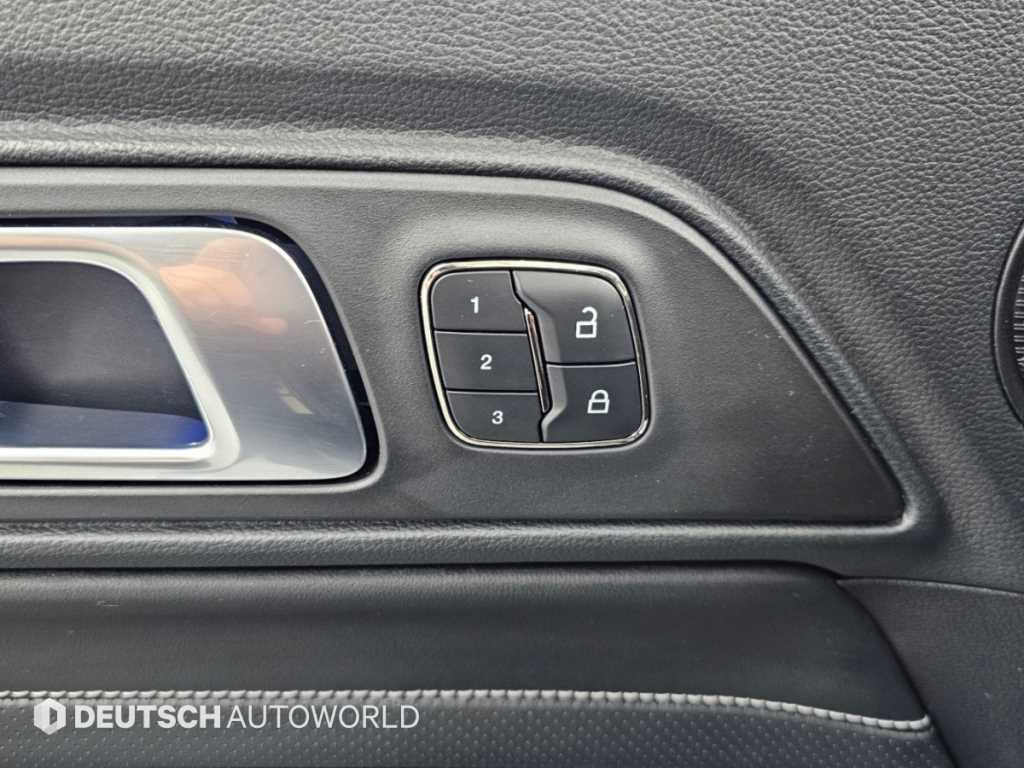 Ford Mustang — photo 17