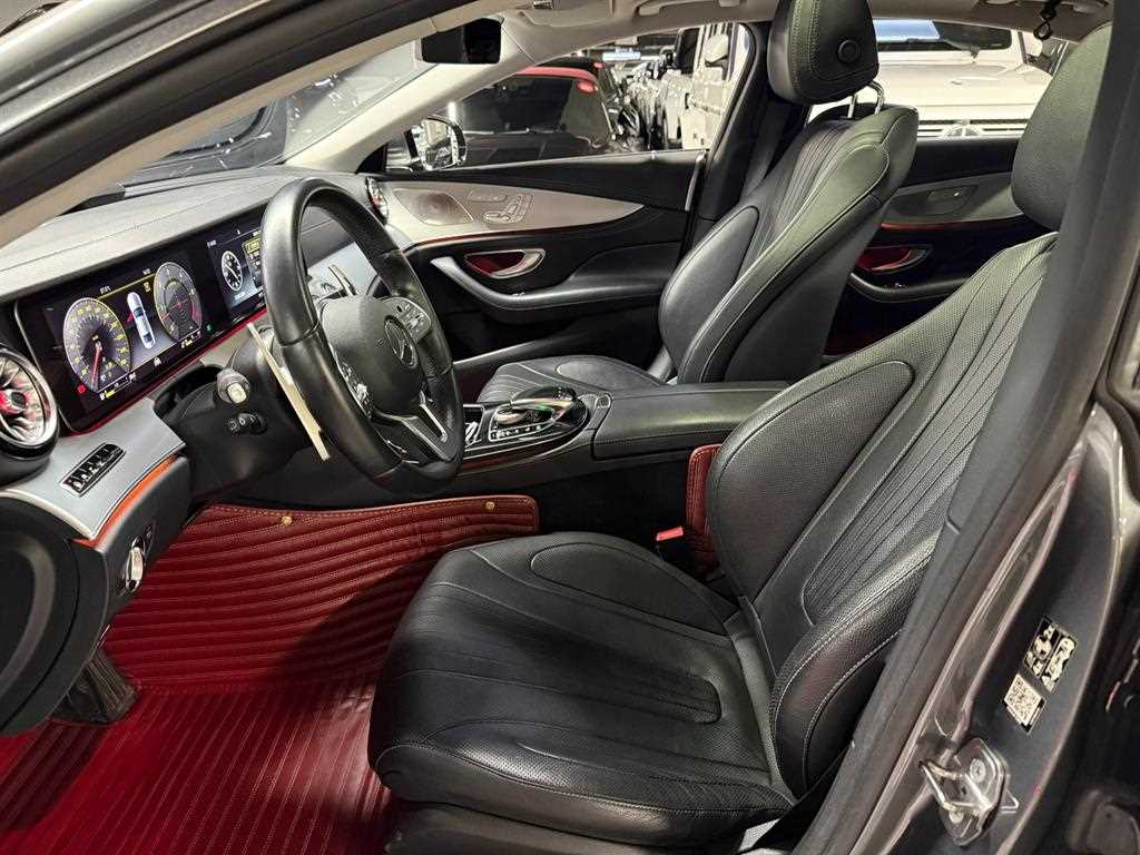 Mercedes-Benz CLS-Class — photo 10