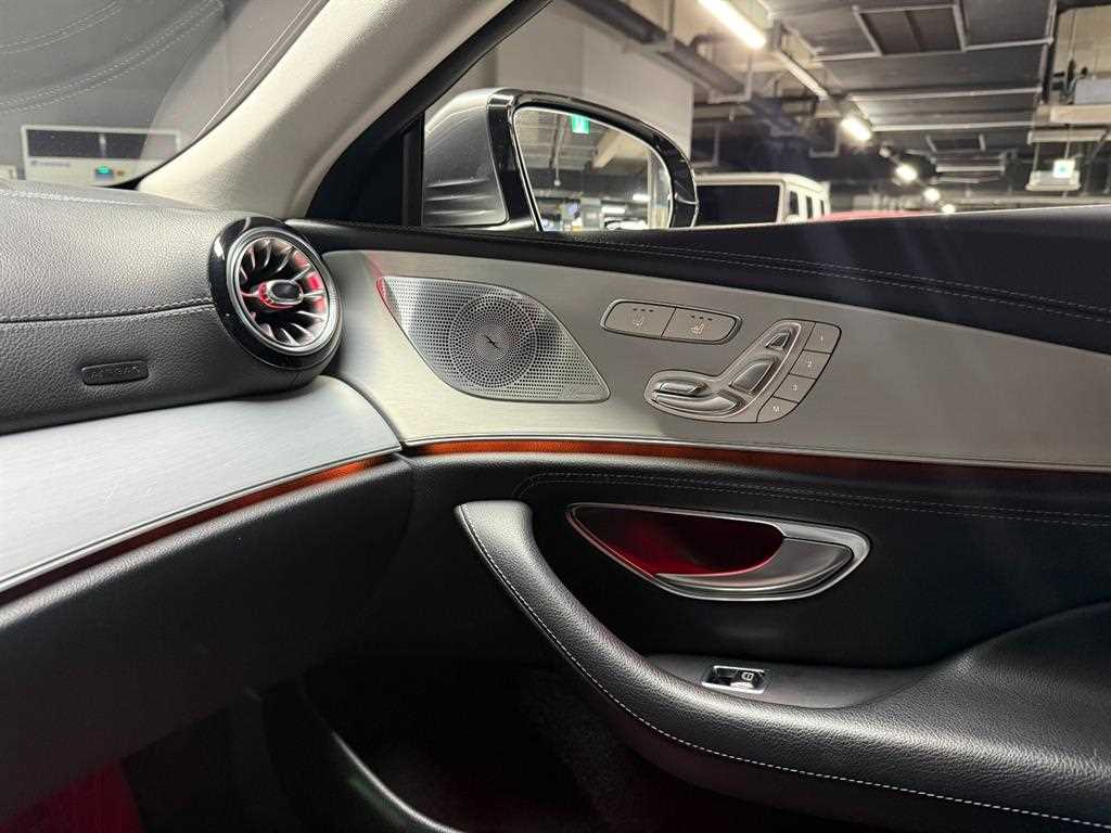 Mercedes-Benz CLS-Class — photo 16