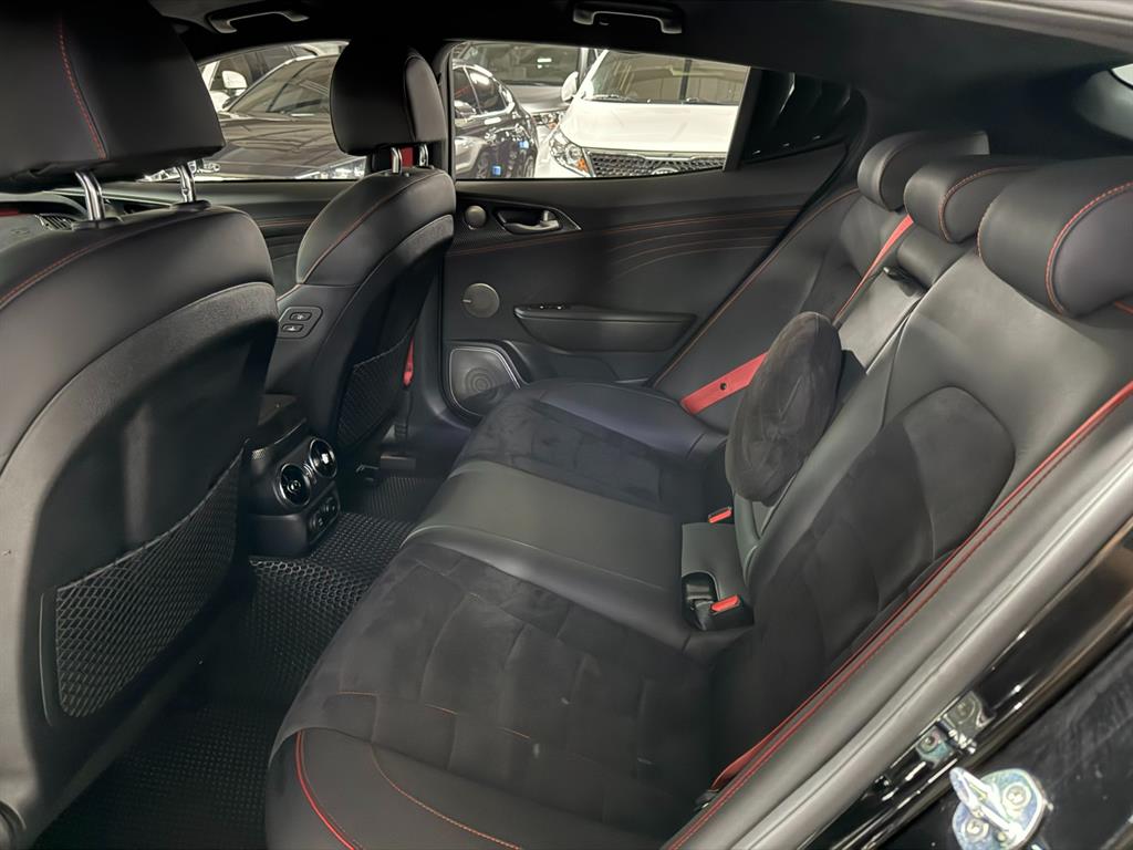 Kia Stinger — photo 11