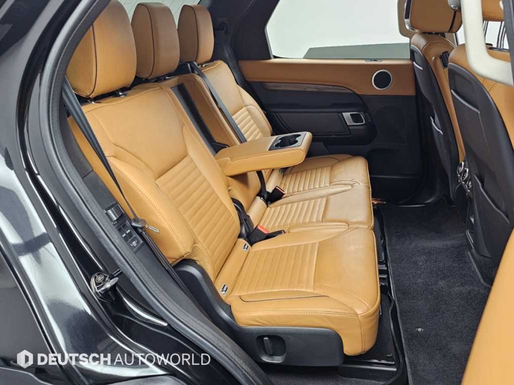 Land Rover Discovery — photo 12