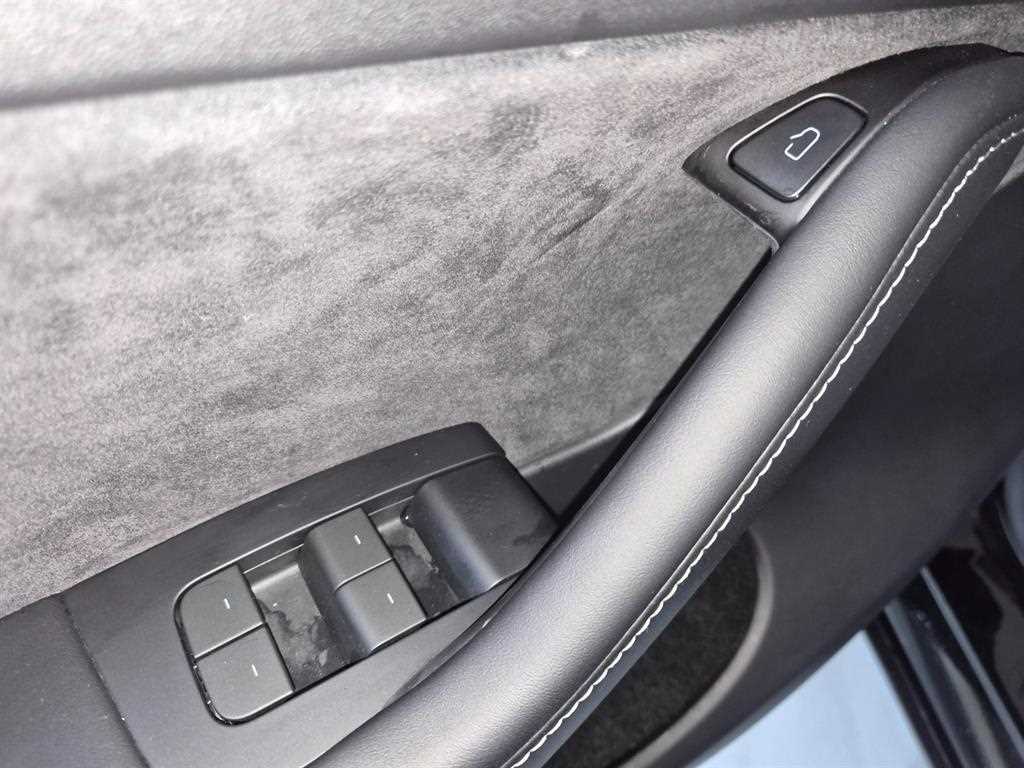 Tesla Model Y — photo 10