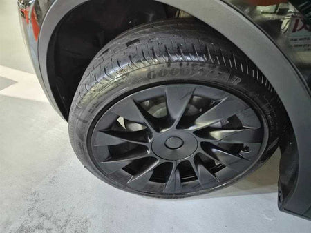 Tesla Model Y — photo 20
