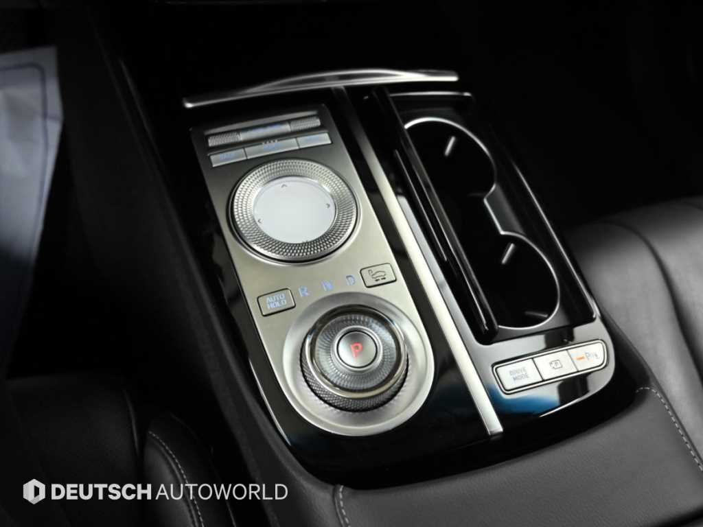 Genesis G80 — photo 09