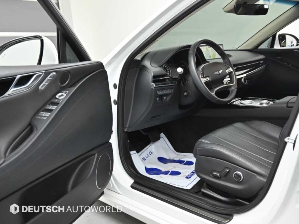 Genesis G80 — photo 11