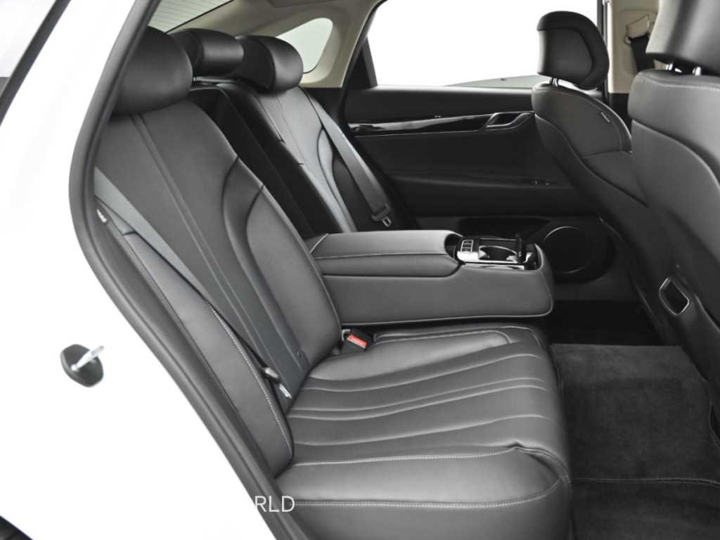 Genesis G80 — photo 12