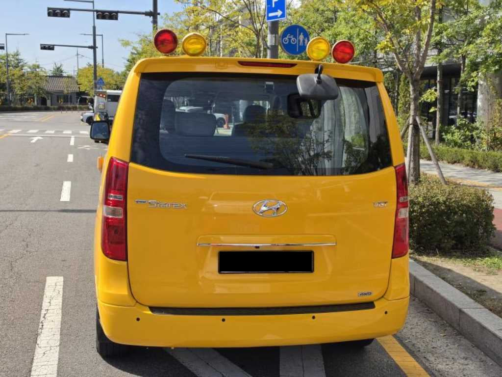 Hyundai Starex — photo 04