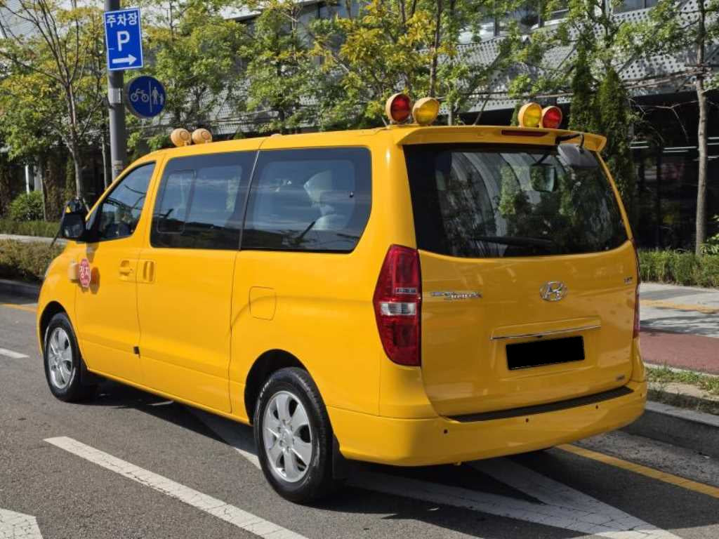 Hyundai Starex — photo 05