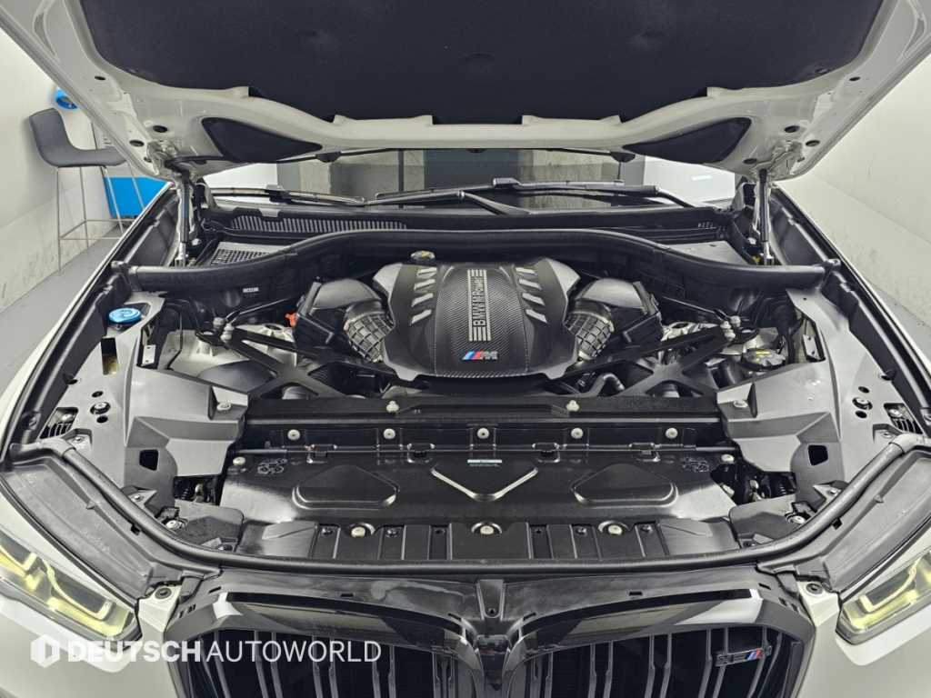BMW X5M — photo 06