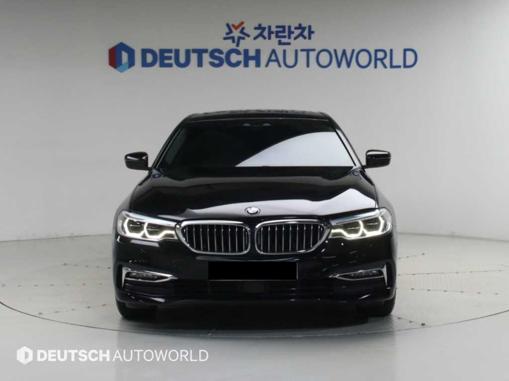 BMW 5-Series — photo 03