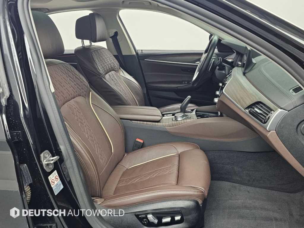 BMW 5-Series — photo 10
